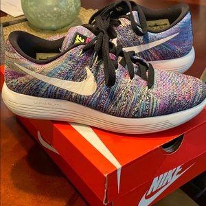 Nike LunarEpic Low Multicolor, Women’s Size 7.5